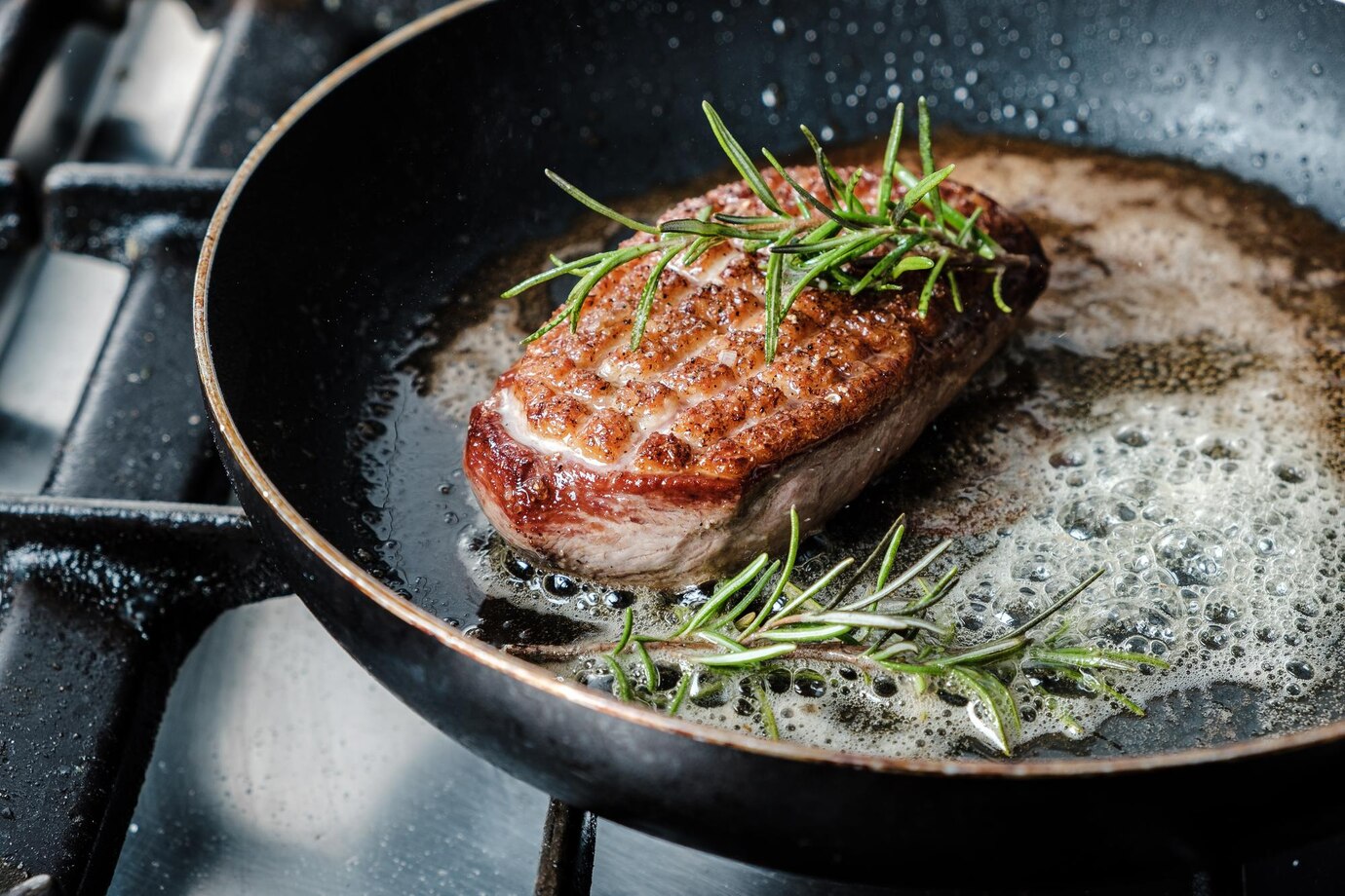 How to Cook Filet Mignon in a Pan