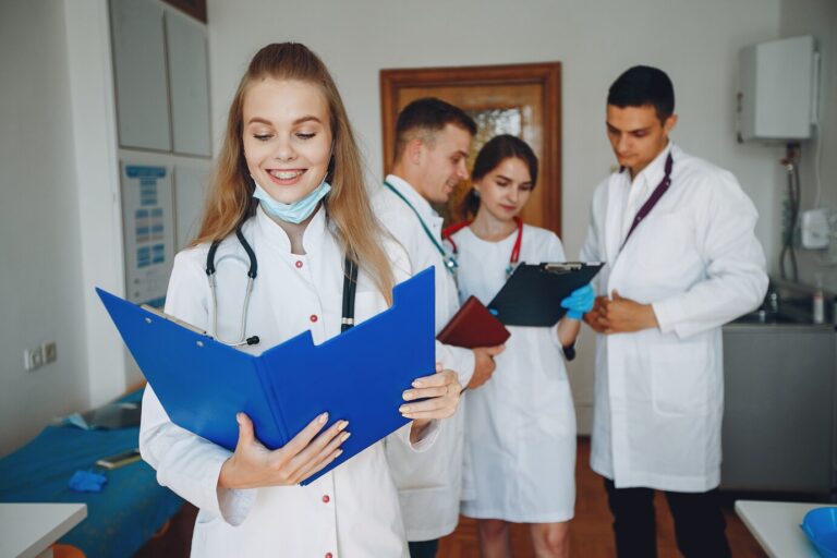 How Many Volunteer Hours for Medical School